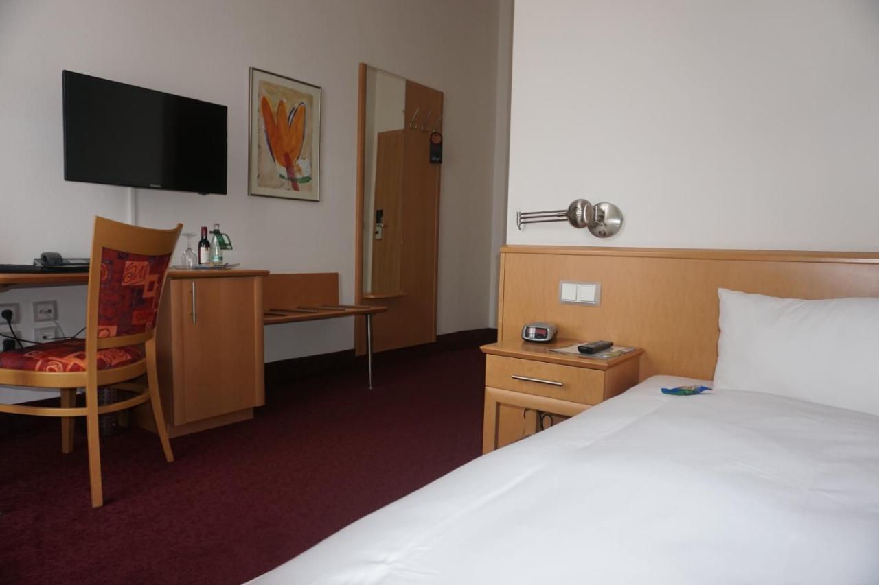 Hotel Am Schloss 아우리흐 외부 사진