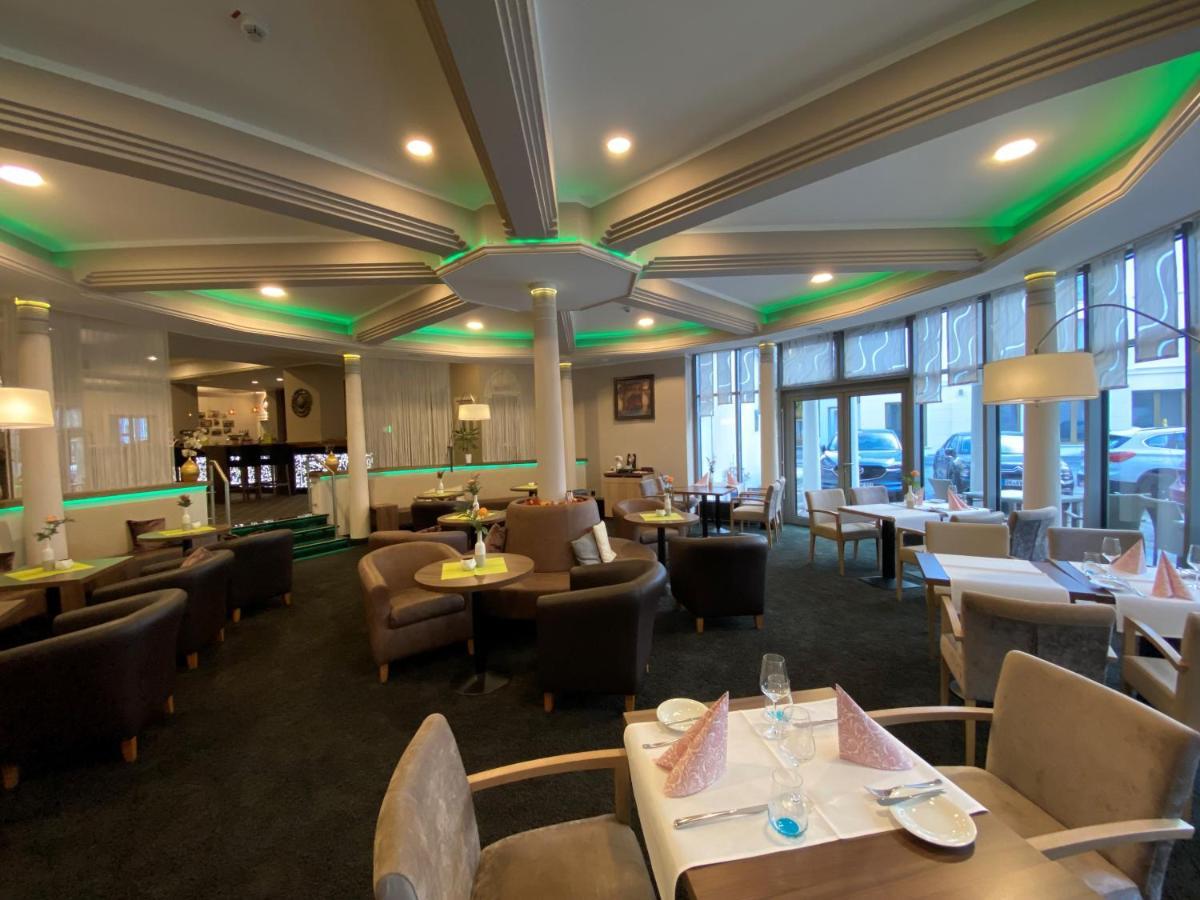 Hotel Am Schloss 아우리흐 외부 사진