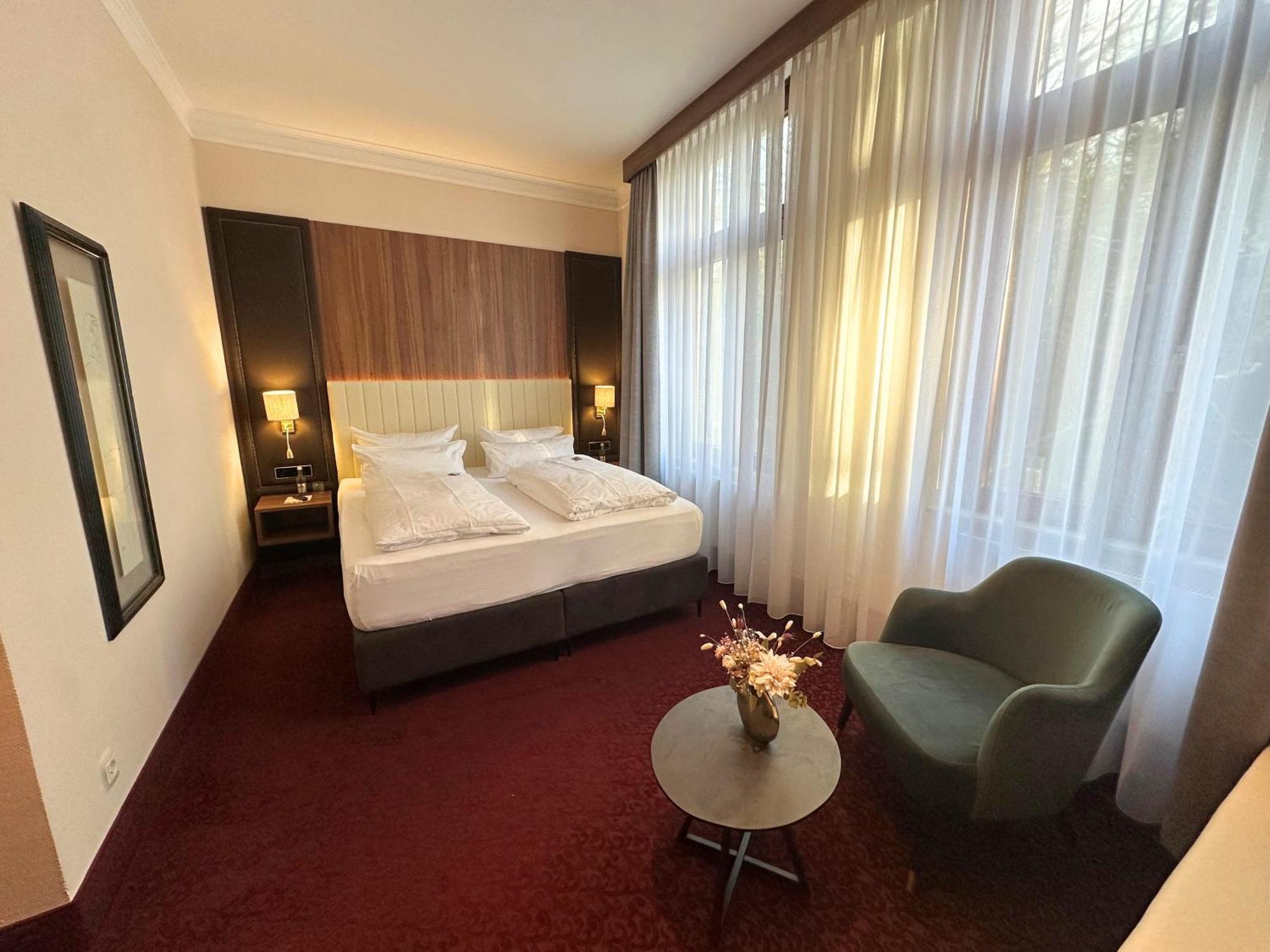 Hotel Am Schloss 아우리흐 외부 사진