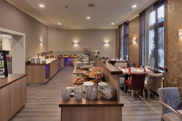 Hotel Am Schloss 아우리흐 외부 사진